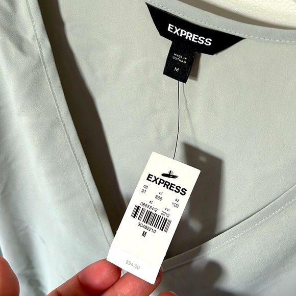 Express v neck blouse - Picture 2 of 6